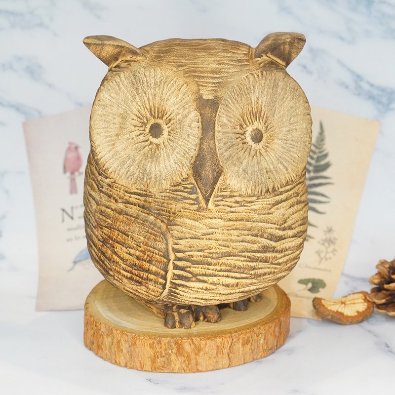 クスノキのアイシャドウ木彫りフクロウ - 郭國慶オリジナル - 置物 - 木製 ブラウン