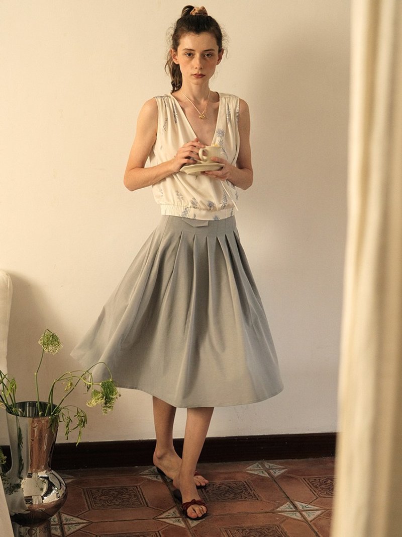 Mintcheese French style literary and artistic retro silk pleated mid length skir - กระโปรง - ผ้าไหม สีเทา