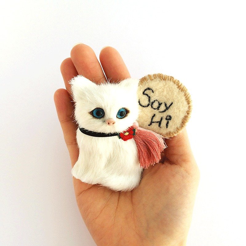 say hi sitting cat badge / pin - Sweet White tie - Brooches - Other Materials White