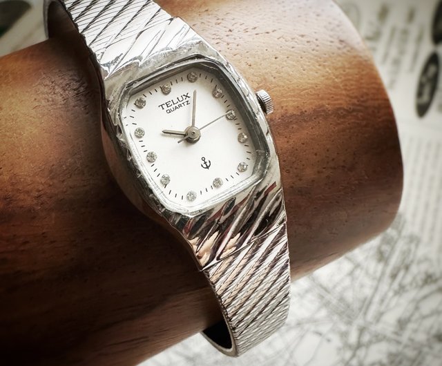 Quartz watch made on sale in japan