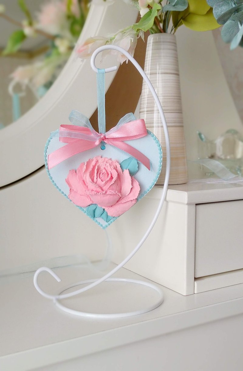Hanging heart with 3D pink rose on metal stand Wedding floral decor Mother gift - 其他 - 木頭 粉紅色