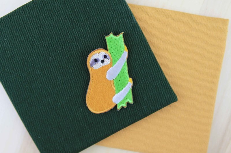 Try hard to climb up the sloth-self-adhesive embroidered cloth paste small sloth series - Knitting, Embroidery, Felted Wool & Sewing - Thread 