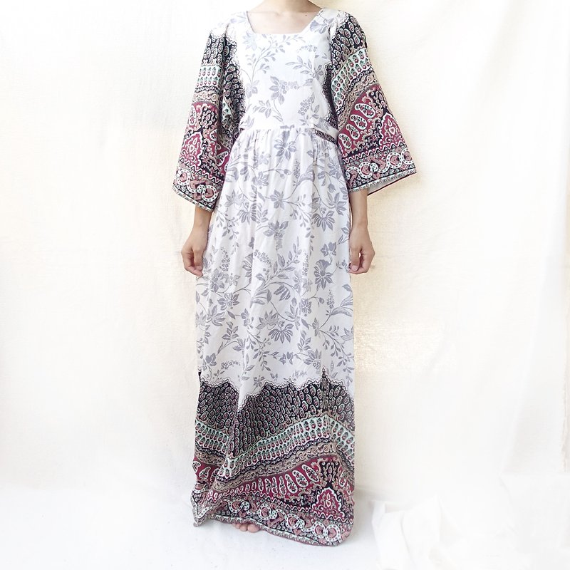 BajuTua /古著/ 70's 逸品 美國製 絹印花卉小傘袖連身裙 - 洋裝/連身裙 - 棉．麻 白色