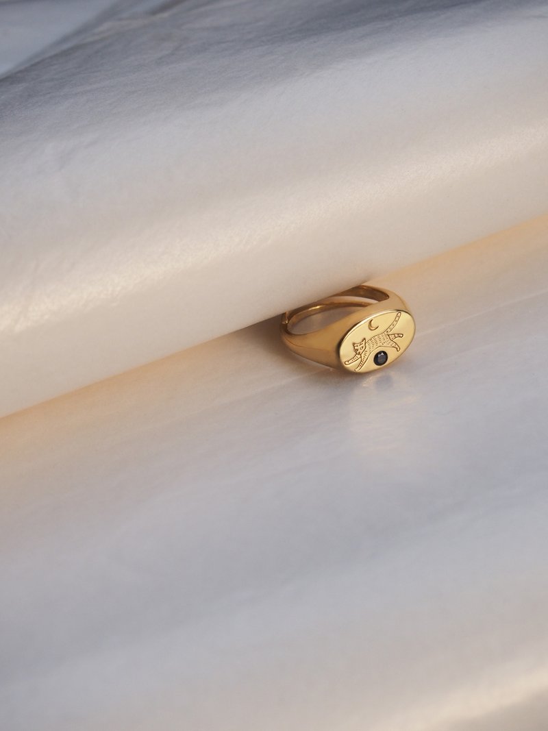 Cat Running Oval Signet Ring, 925 Sterling Silver, Cat signet ring, Cat Ring. - 戒指 - 其他材質 銀色