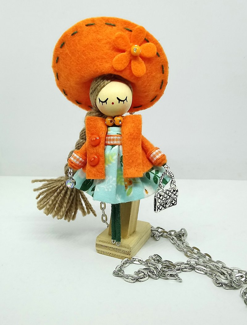 Brooch doll and necklace - สร้อยคอ - ไม้ สีส้ม