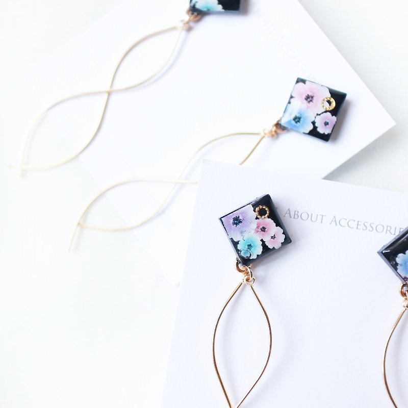 Flower Series - Small water chestnut Bronze wire earrings - Earrings & Clip-ons - Other Materials Blue