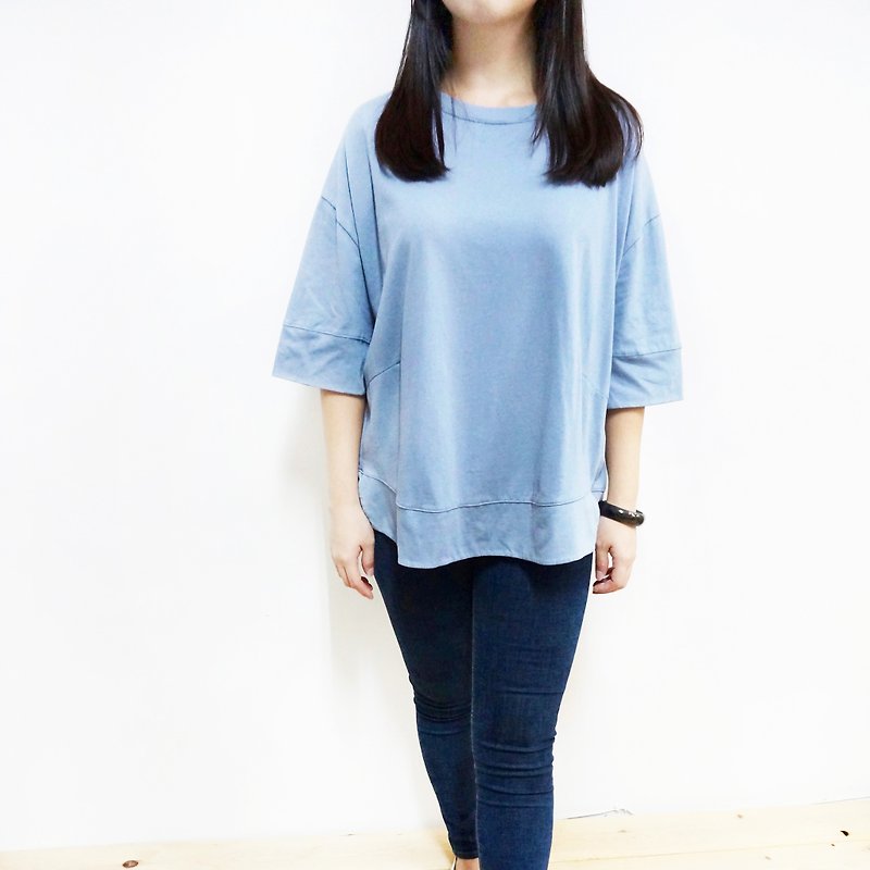【MIT】 wide-sleeved slits arc-shaped round neck cotton shirt (water blue. White. Black) - Women's Tops - Cotton & Hemp 