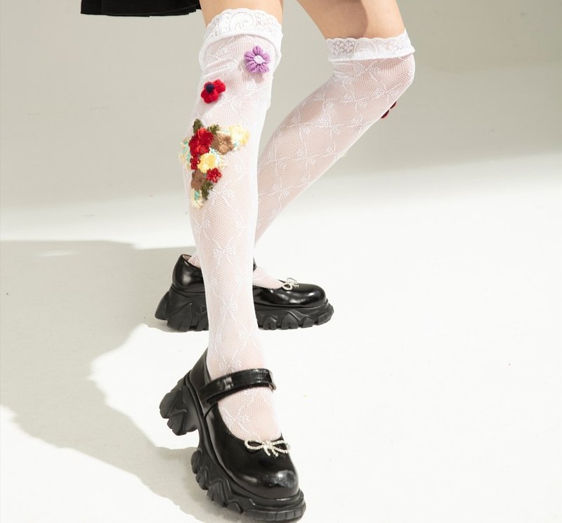 [Impromptu] Embroidered flowers/Lace bows/Versatile half-length socks - Socks - Other Materials White