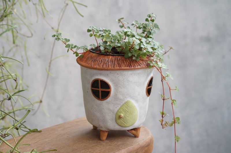 House planter handmade ceramic. - Plants - Pottery White