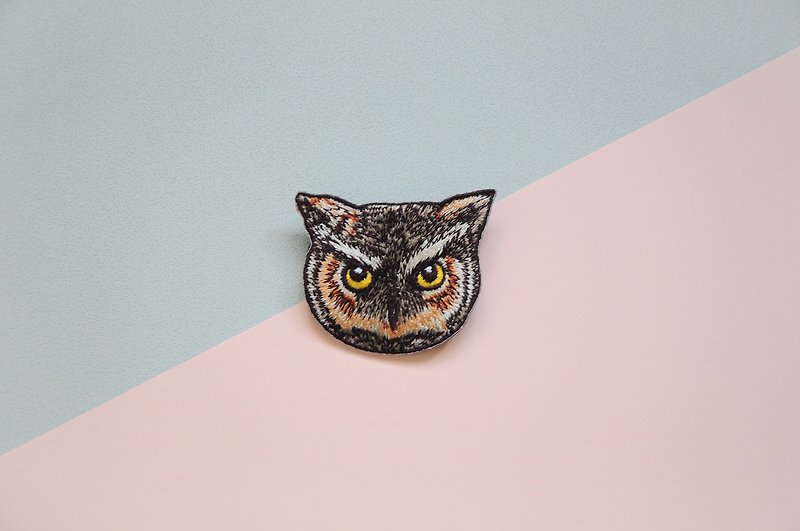 Animal Embroidery Pin/Brooch-Owl Spring Wear Small Practical Accessories Gift - Brooches - Thread Multicolor