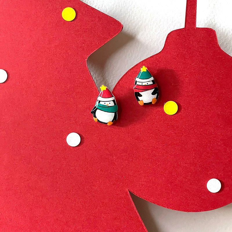 Christmas ornaments Christmas penguin hand-painted hand-made earrings - ต่างหู - พลาสติก สีดำ