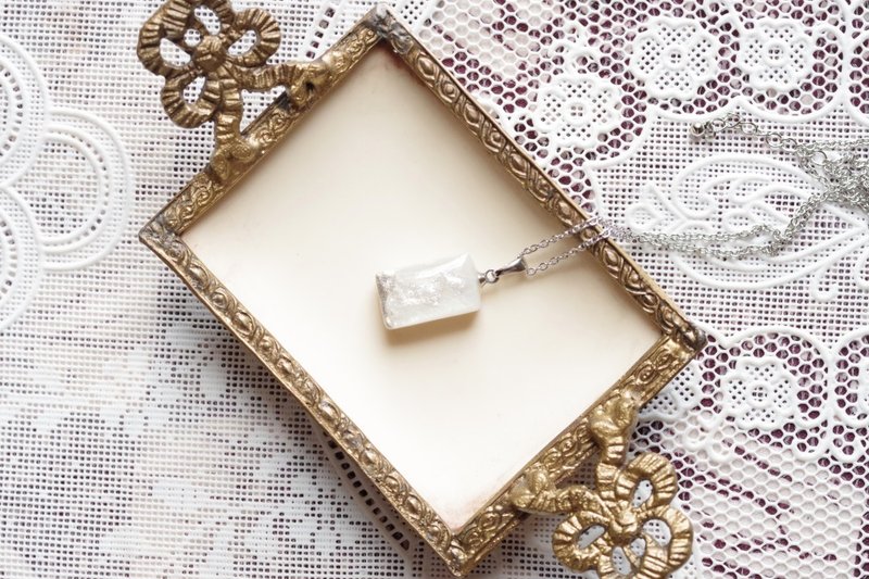 Resin Art Rectangular Pendant - White Satin - สร้อยคอ - เรซิน ขาว