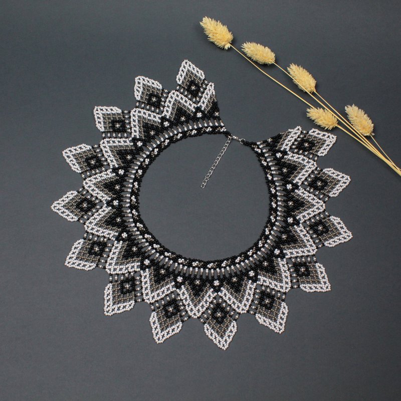 Elegant Black, White and Gray Bead Lace Necklace - 項鍊 - 玻璃 灰色