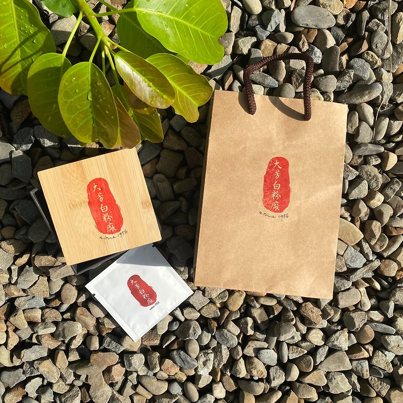 Beitou White Sulfur Hot Spring Powder・Purely Natural Handmade [Single Bath 15-piece Bath Gift Box] Foot Bath Sulfur - Body Wash - Concentrate & Extracts White