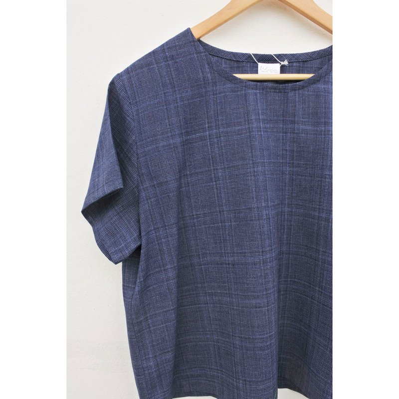 Linen | Round neck shirt, short sleeves, blue plaid pattern - Women's Tops - Cotton & Hemp Blue