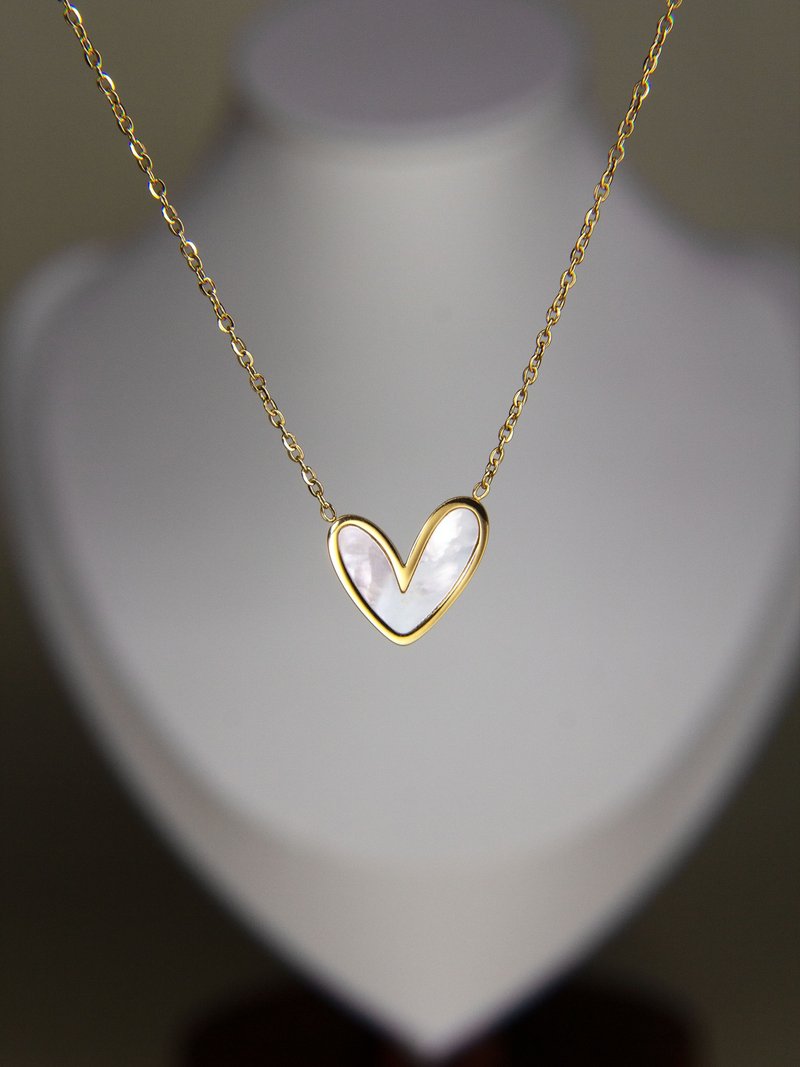 White Shell Heart Pendant Necklace | Mother Of Pearl Heart Jewelry | - สร้อยคอ - สแตนเลส สีทอง