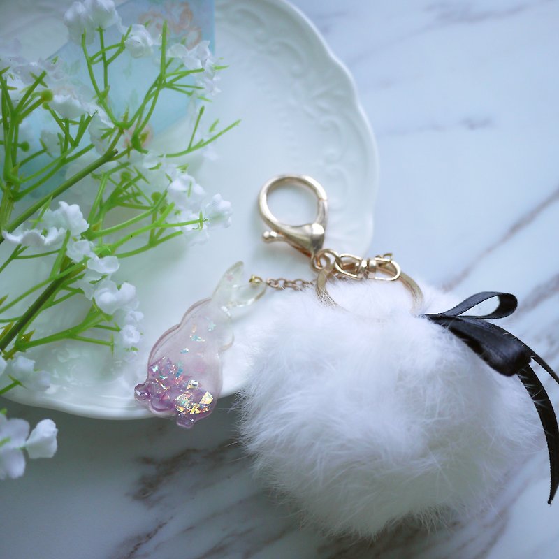 Pure white feather-fluffy ball x starry sky rabbit key ring【Panna Cotta】 - Keychains - Silk Pink