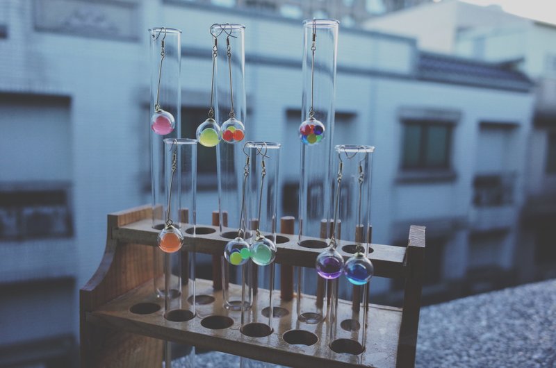 Dr. C 's Laboratory C博士的研究室 / 顏色の鐘擺系列 - 耳針 / 耳夾 - 耳環/耳夾/耳骨夾 - 其他金屬 多色