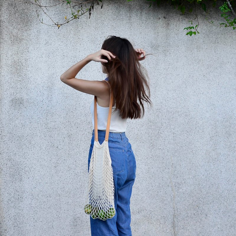 [Lemon Trap] Cowhide strap woven shopping bag French grocery bag fishnet bag - กระเป๋าถือ - หนังแท้ ขาว