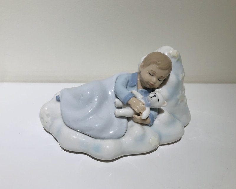 手描きのセラミック睡眠癒しの小さなオブジェクト寝室の装飾の装飾品限定版ブルーの雲の少年モデル - 置物 - 磁器 ブルー