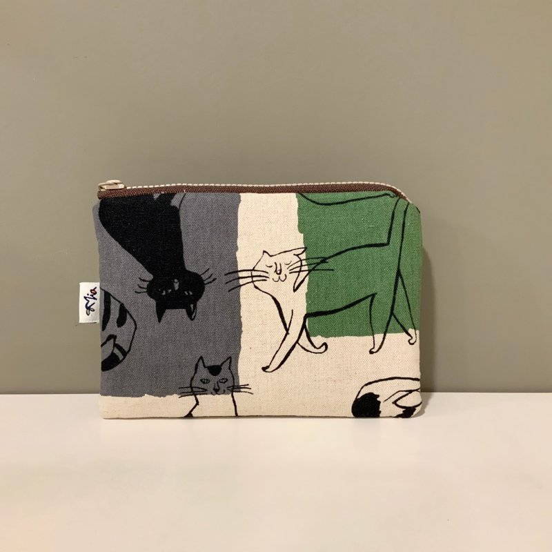 Lazy and cute cat—cotton wallet/coin purse/cosmetic bag/storage bag - Coin Purses - Cotton & Hemp 