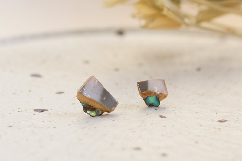 受注制作 京焼 金継ぎ　ピアス イヤリングアバロンシェル  SDGs　伝統工芸　陶器 清水焼 - 耳環/耳夾/耳骨夾 - 陶 灰色