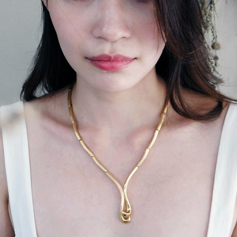 French gold antique style necklace - สร้อยคอ - โลหะ สีทอง