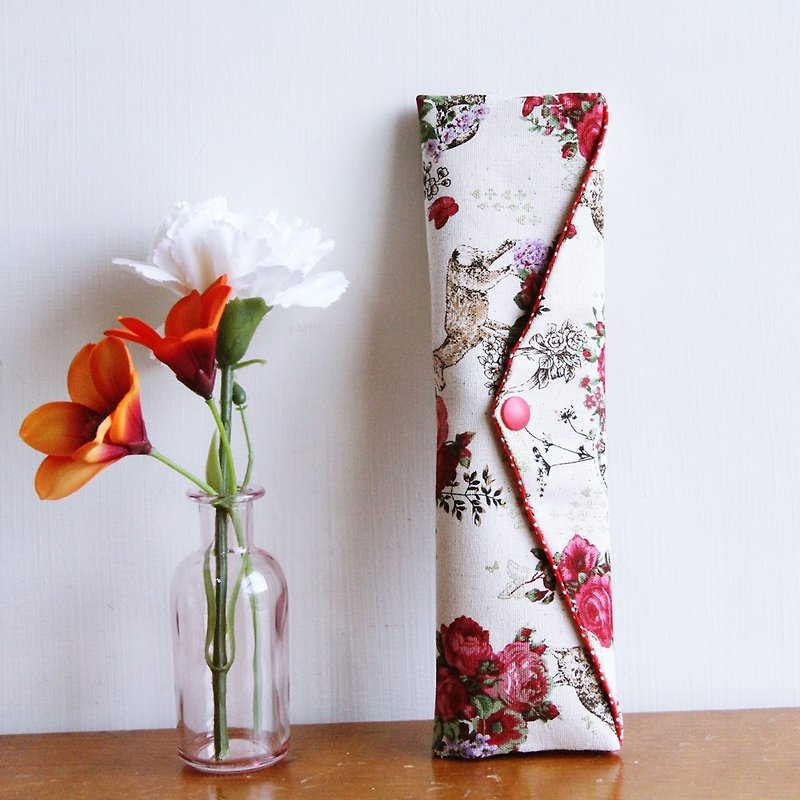 文青風環保筷袋 ~一種相思  米底 氣質 .玫瑰.  收納包  手作餐袋 - 居家收納/收納盒/收納用品 - 棉．麻 白色