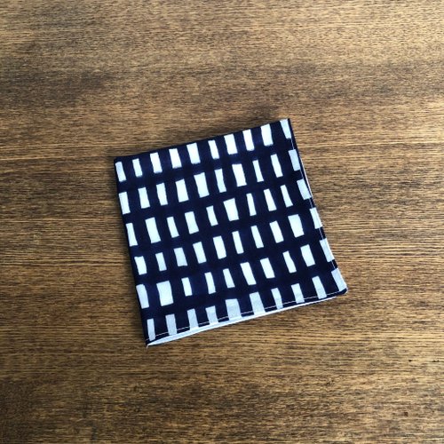 ハンドメイド　ハンカチ風サニタリーポーチ　ミナペルホネン　memoria使用 ハンドメイド ハンカチ風サニタリーポーチ ミナペルホネン