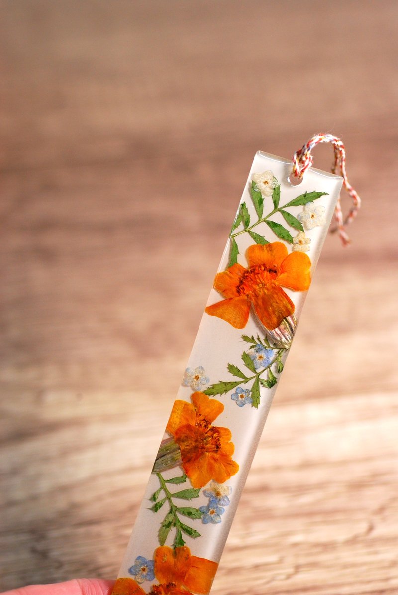 Embossed bookmark/bookmark - Bookmarks - Plants & Flowers Orange