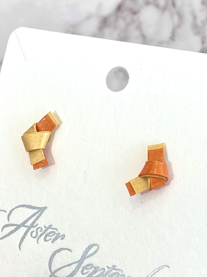 Simple Knots 紙藝耳環 防水 925防敏感耳針 文青風 可改耳夾 - 耳環/耳夾 - 紙 金色