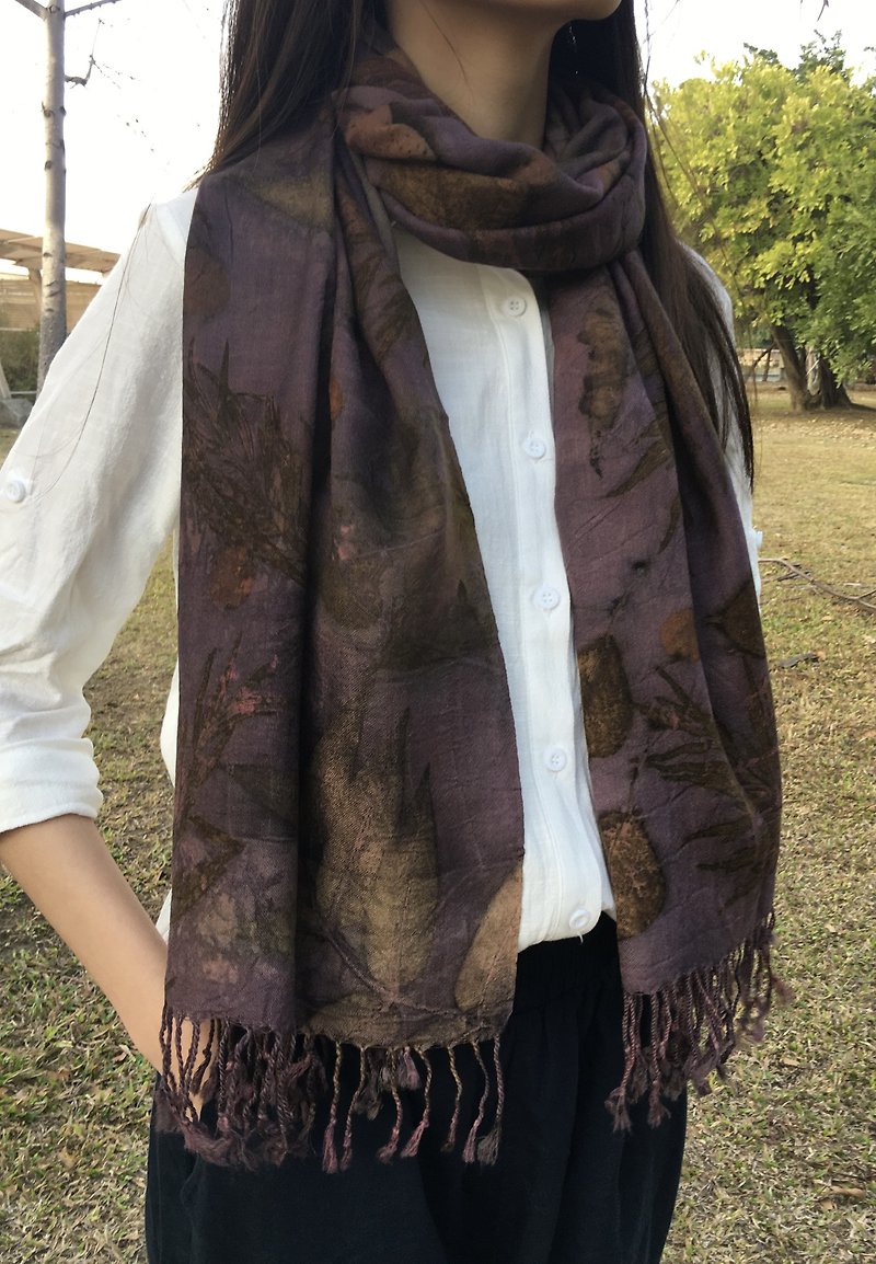 Natural Plant Dyeing--Lac Insect Dyeing Pad Printing Wool Scarf - ผ้าพันคอถัก - ขนแกะ 