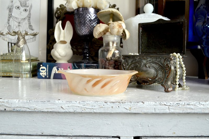 FIRE KING 波浪紋蜜桃橘光面玻璃碗 Luster Peach Dessert Bowl - 茶壺/茶杯/茶具 - 玻璃 橘色
