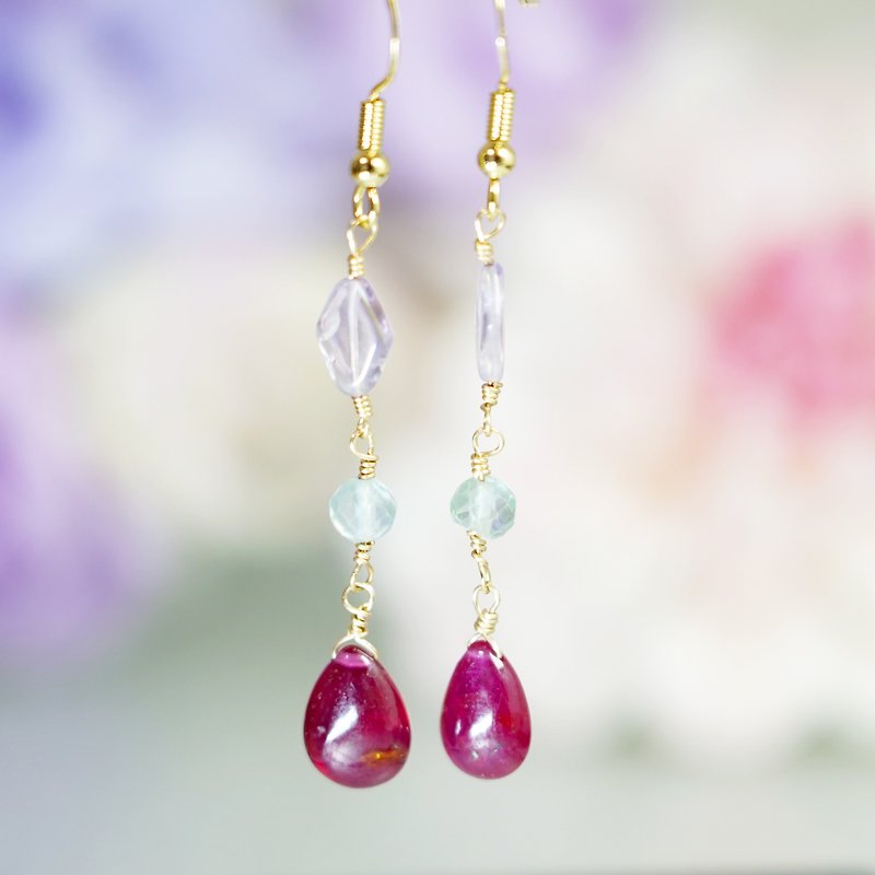Ruby and fluorite hook earrings 14kgf/both ears - Earrings & Clip-ons - Gemstone Red