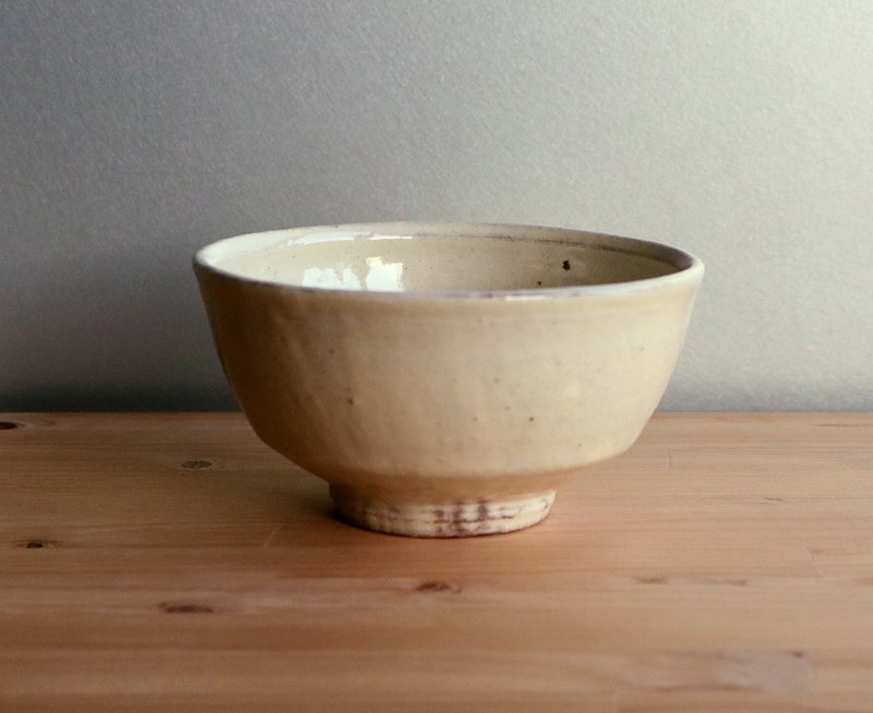 Kajiwara Yoshiharu Kohiki Bowl Ceramic work Individual ceramic artist - Bowls - Pottery White