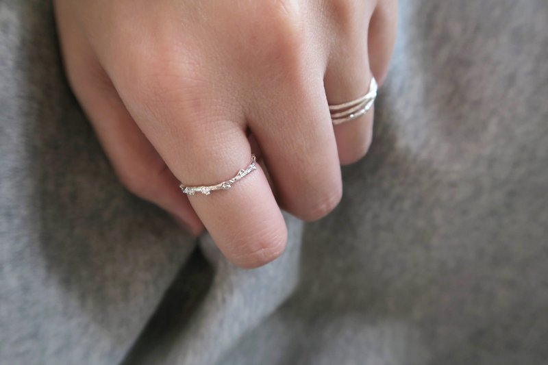 獨家 森林系 925純銀  輕雪柏 戒指 免費送禮包裝 - 戒指 - 純銀 白色