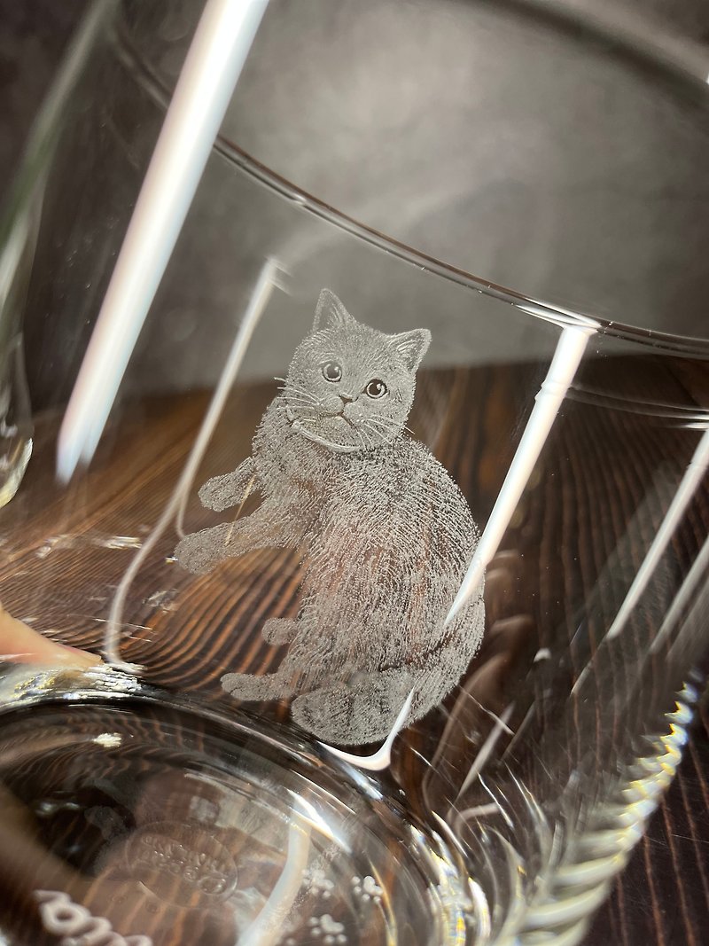 【客製】寫實寵物插畫 貓咪插畫 雕刻藝術 寵物貓 貓咪商品 貓咪 - 似顏繪/人像畫 - 玻璃 透明