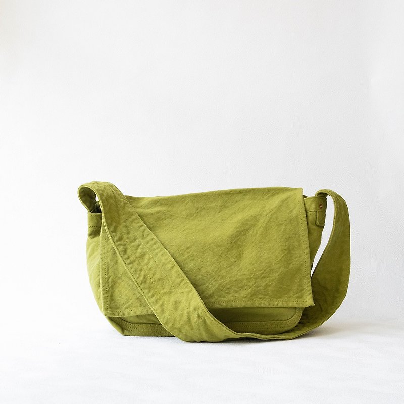 News Paper Bag M [Wakakusa] (VC-5M) - กระเป๋าแมสเซนเจอร์ - ผ้าฝ้าย/ผ้าลินิน สีเขียว
