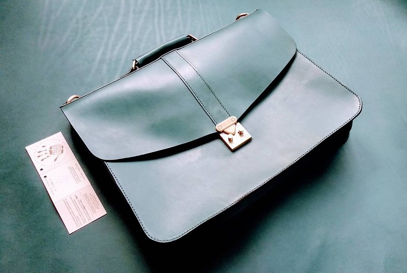 Fritz leather briefcase olive green - กระเป๋าเอกสาร - หนังแท้ สีเขียว