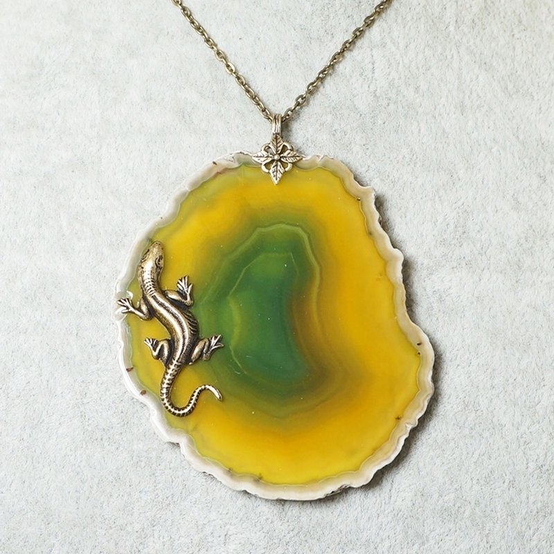 Lizard Necklace Yellow Olive Green Agate Slice Slab Pendant Necklace Jewelry - 項鍊 - 半寶石 黃色