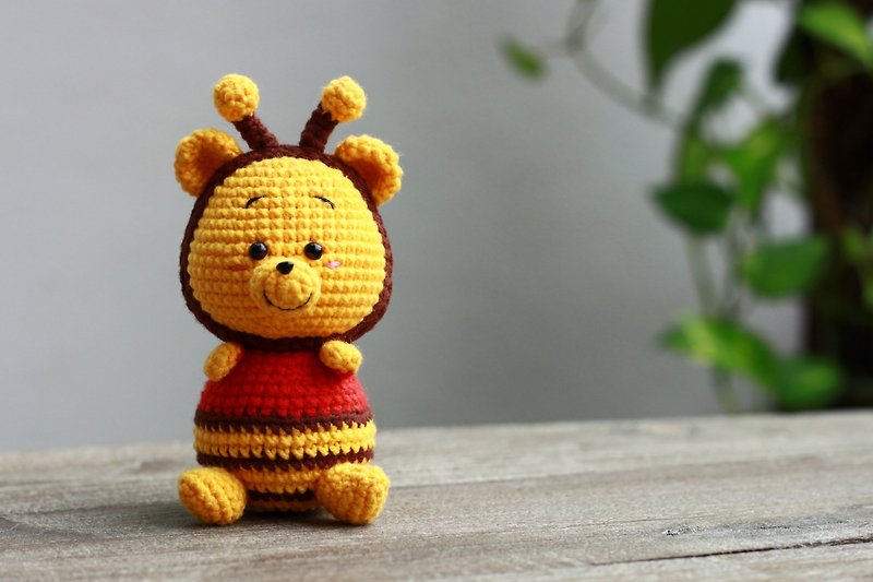 Honey and Bee Bearあみぐるみ |かぎ針編みのぬいぐるみ |手作りの編み人形 - 人形・フィギュア - コットン・麻 オレンジ
