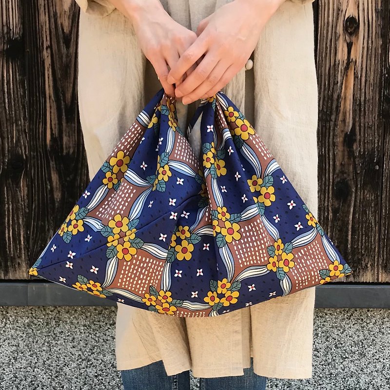 Handbag bag Azuma bag Japanese retro flower lover M / harunohi - Handbags & Totes - Cotton & Hemp Brown