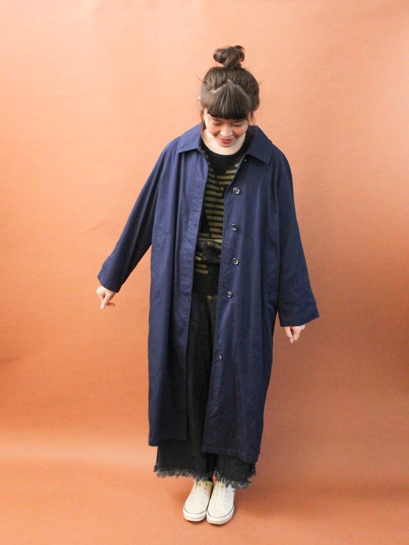 Vintage Korean autumn and winter check lining Prussian dark blue long version of the ancient coat trench coat Vintage Coat - เสื้อสูท/เสื้อคลุมยาว - ผ้าฝ้าย/ผ้าลินิน สีน้ำเงิน