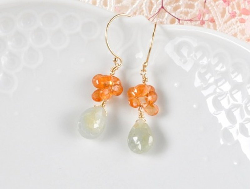 Rare Stone Lime Green Sapphire x Akoya Pearl Earrings - ต่างหู - เครื่องเพชรพลอย 