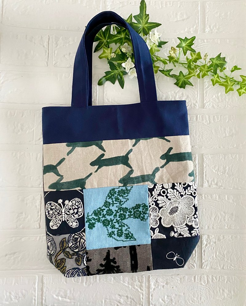 minäperhonen patchwork gusseted handbag - Handbags & Totes - Cotton & Hemp 