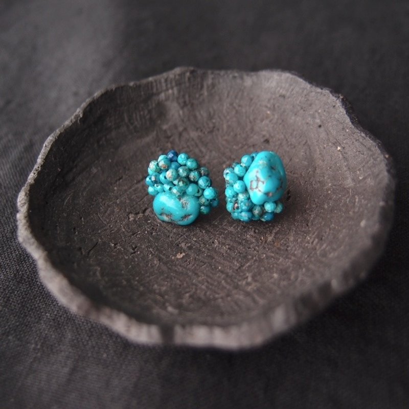 【天然石刺繍 ピアス】Chrysocolla × Turquoise Earrings クリソコラ×ターコイズ - 耳環/耳夾/耳骨夾 - 寶石 藍色