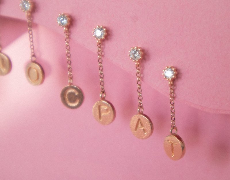 925 silver letter plate hanging amphibole earrings- Rose Gold(single) - ต่างหู - เงินแท้ สึชมพู