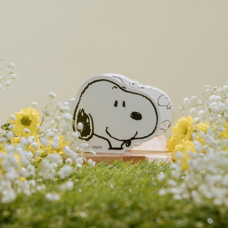 FreshO2 Snoopy Snoopy light traceless soft focus honey powder oil control make-up natural brightening - แป้งฝุ่น/แป้งอัดแข็ง - กระดาษ ขาว