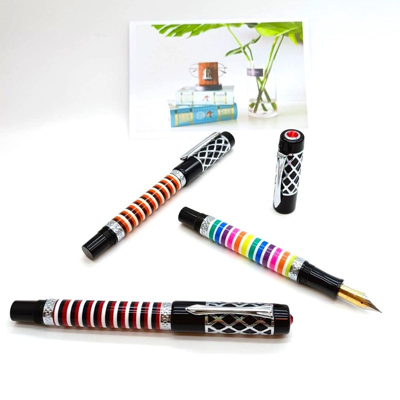 Bright Acrylic resin crystal rotating threaded cap fountain pen German two-color pen nib Tiger Crane - ปากกาหมึกซึม - วัสดุอื่นๆ 