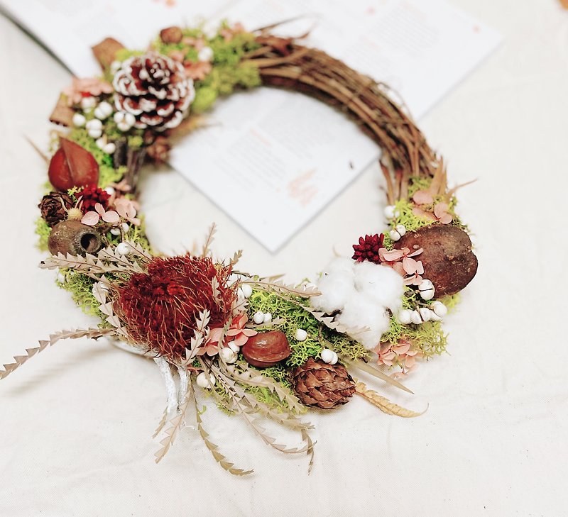 Forest Department Favorite Wreath - Items for Display - Plants & Flowers 
